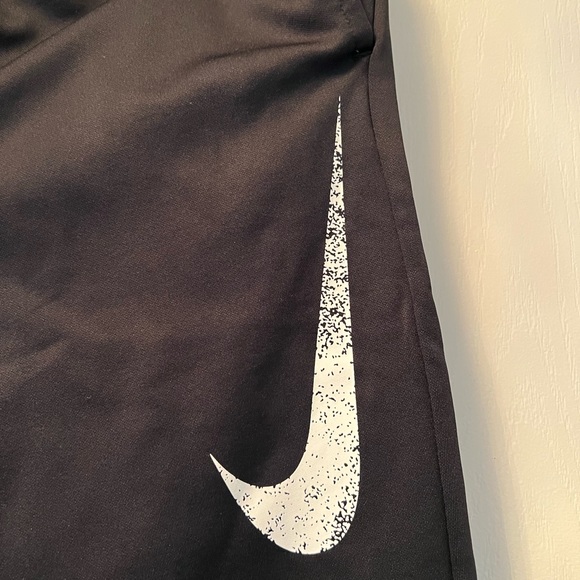 Nike boys standard fit track pants. - Picture 3 of 5